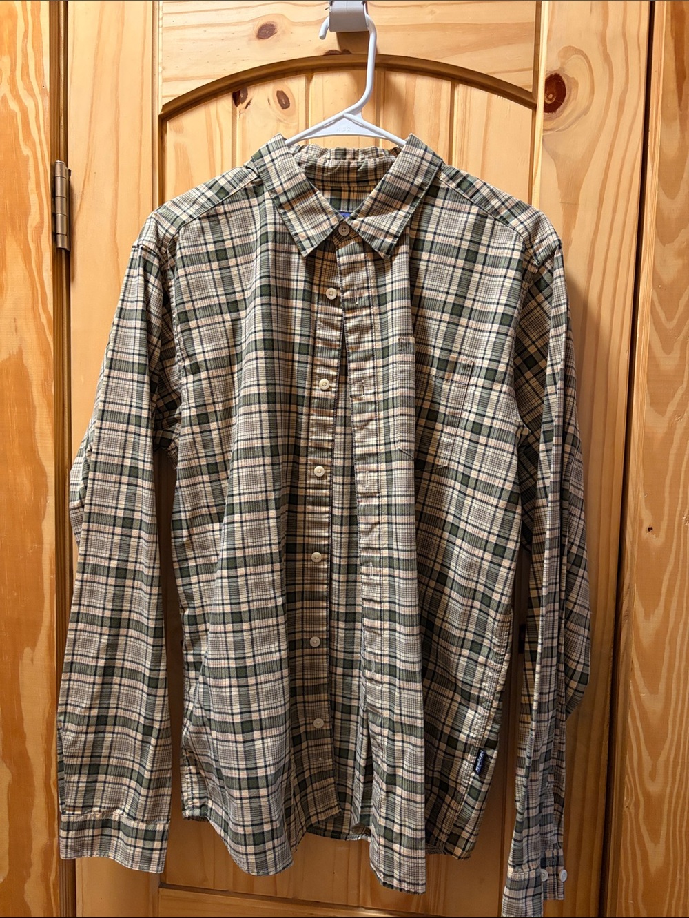 Patagonia Green and Cream Plaid Men's Button-Down Shirt